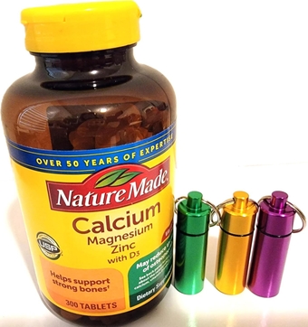 Nature Made Calcium Magnesium Zinc with Vitamin D3 300 Tablets with One(1) Keychain Pill Holder (Assorted Colors)